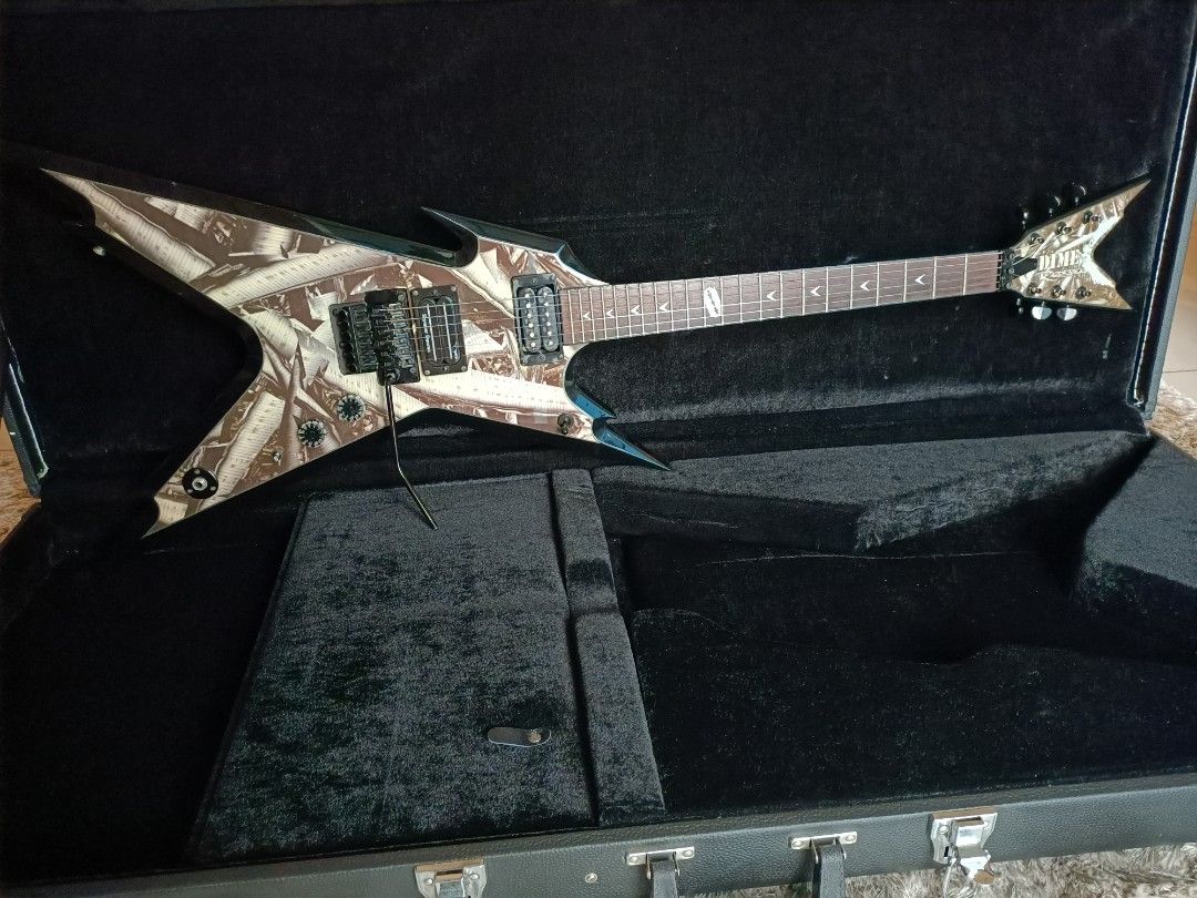 *SOLD* *Rare* Dean Signature Dimebag Darrell Razorback Bone Shards Floyd Rose Seymour Duncan Pickup Electric Guitar with Hard Case