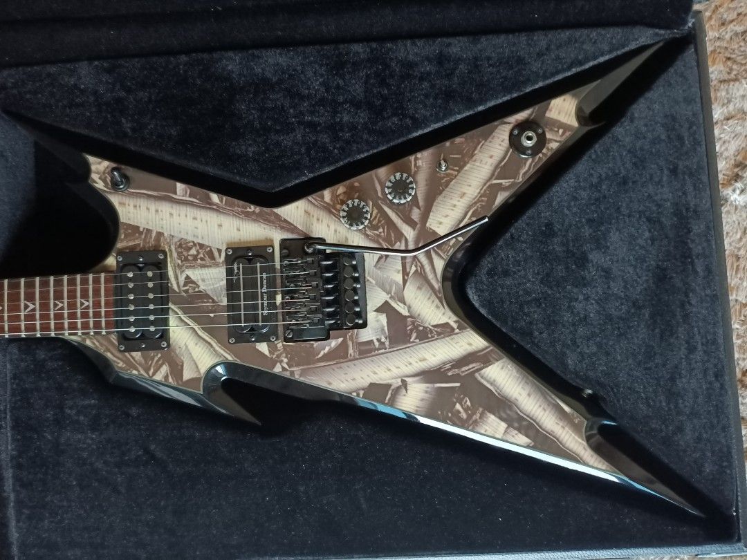 *SOLD* *Rare* Dean Signature Dimebag Darrell Razorback Bone Shards Floyd Rose Seymour Duncan Pickup Electric Guitar with Hard Case
