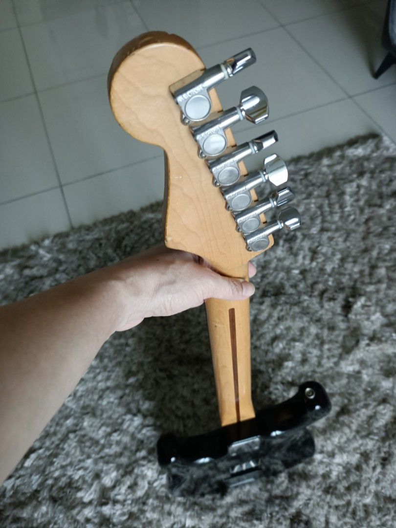 Fender Kurt Cobain Vandalism Stratocaster 1993-94 Made in Japan with Hard Case
