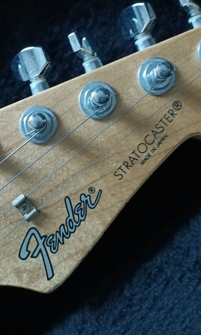 Fender Kurt Cobain Vandalism Stratocaster 1993-94 Made in Japan with Hard Case