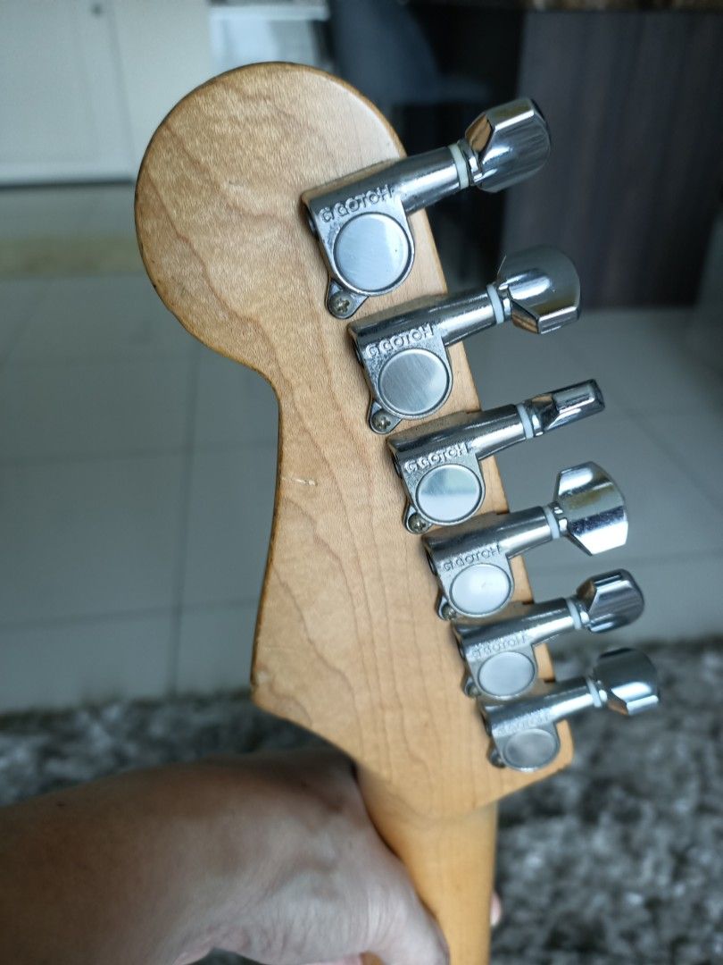 Fender Kurt Cobain Vandalism Stratocaster 1993-94 Made in Japan with Hard Case