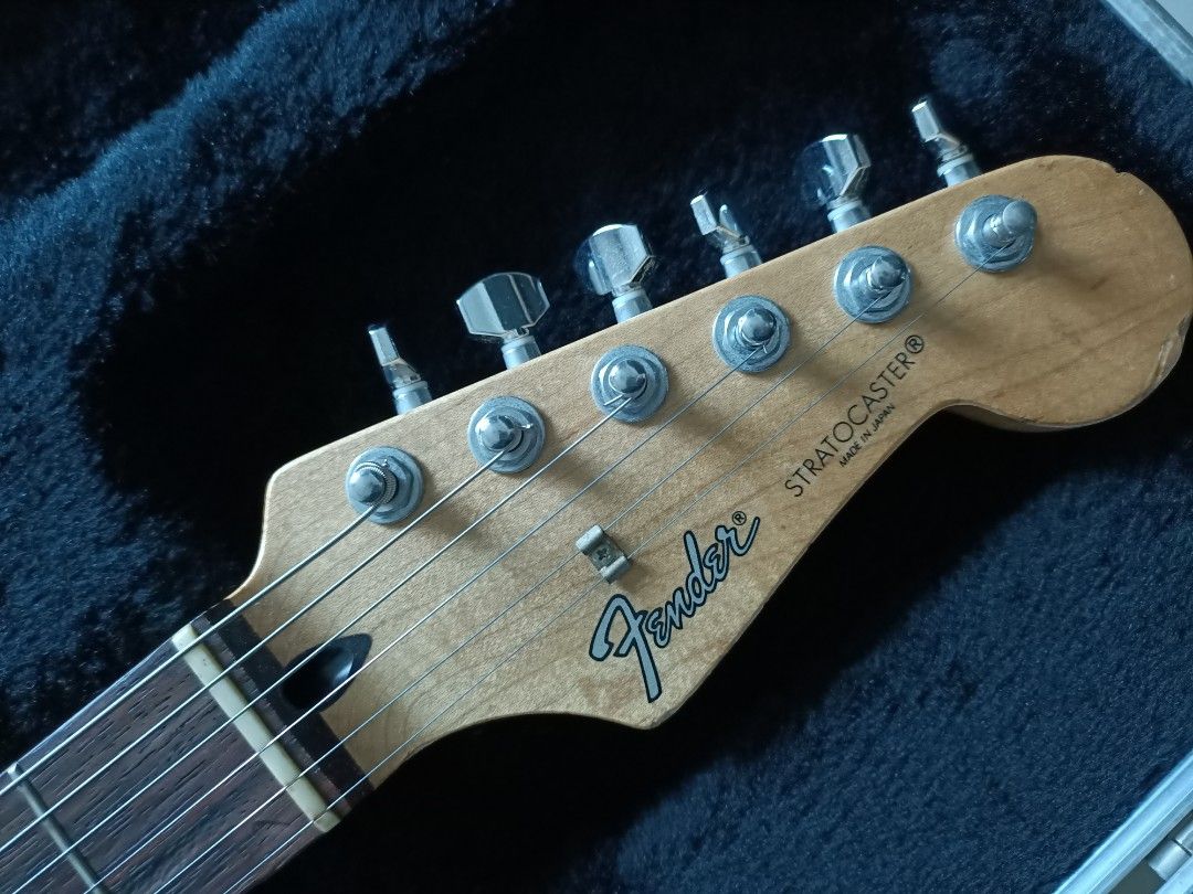 Fender Kurt Cobain Vandalism Stratocaster 1993-94 Made in Japan with Hard Case
