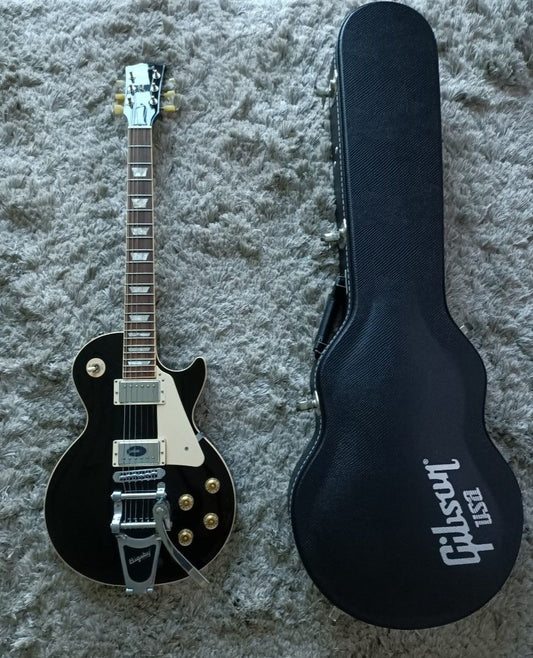 *SOLD* Gibson USA Les Paul Traditional Bigsby 2011 - Ebony with Hard Case