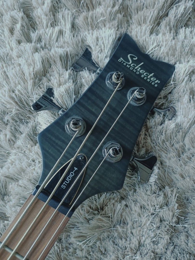 *SOLD* Schecter Stiletto Studio-4 Diamond Series 4-string Active Bass EMG-HZ Pickup (FREE SHIPPING)