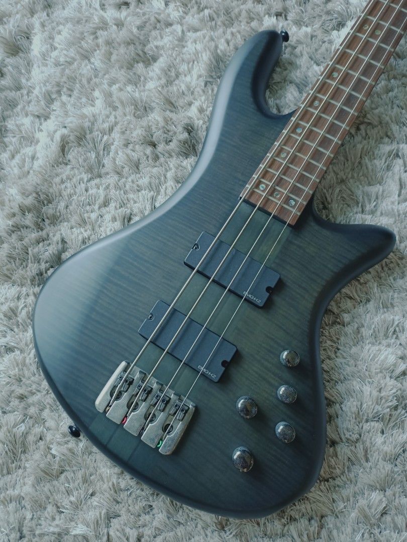 *SOLD* Schecter Stiletto Studio-4 Diamond Series 4-string Active Bass EMG-HZ Pickup