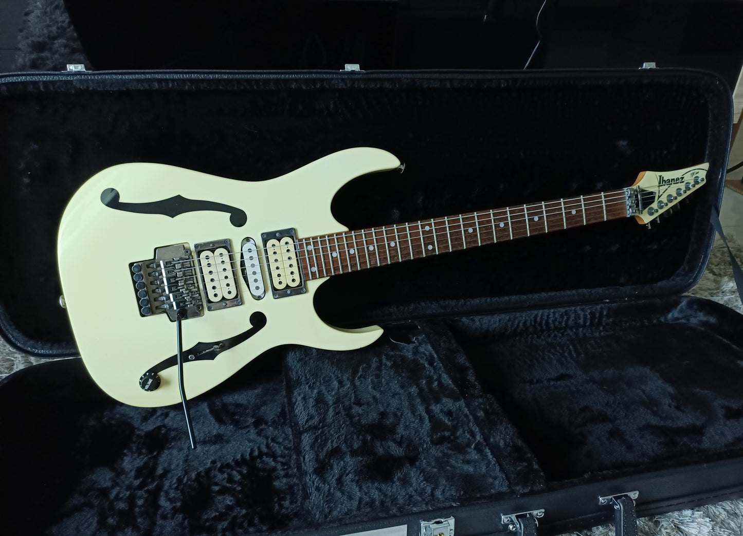 *SOLD* Ibanez Paul Gilbert Mr. Big PGM-30 Made in Japan Floyd Rose Electric Guitar with Hard Case (FREE SHIPPING)