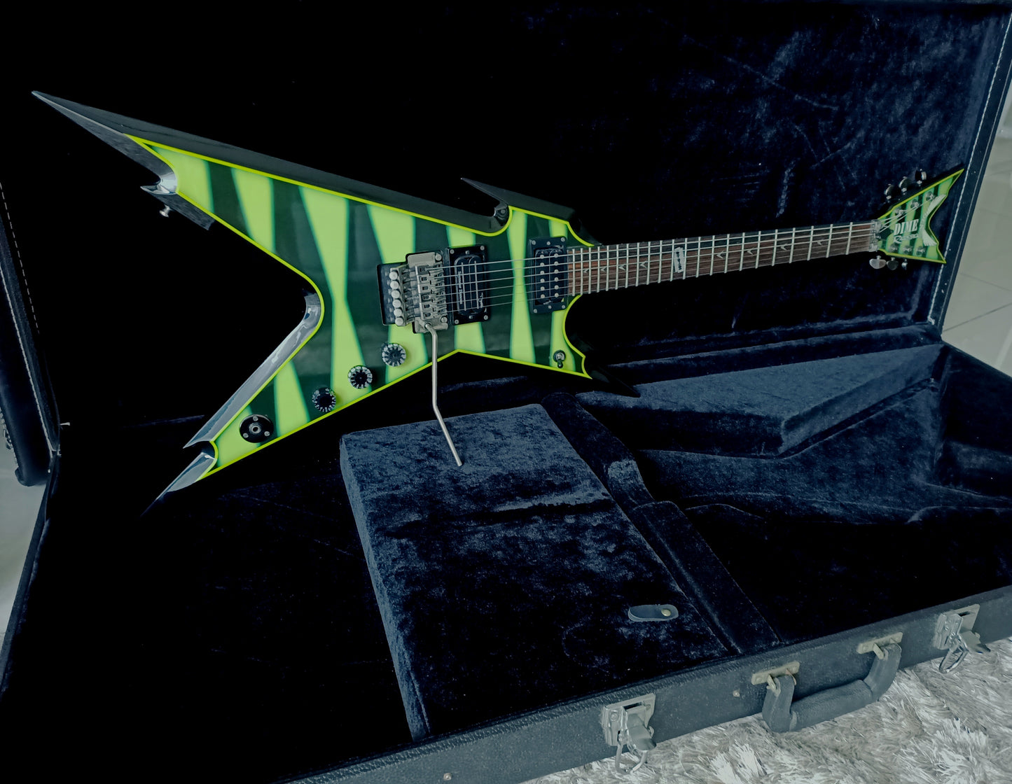 Dean Dime Razorback Bumblebee Slime Green Signature Guitar with Hard Case (FREE SHIPPING)