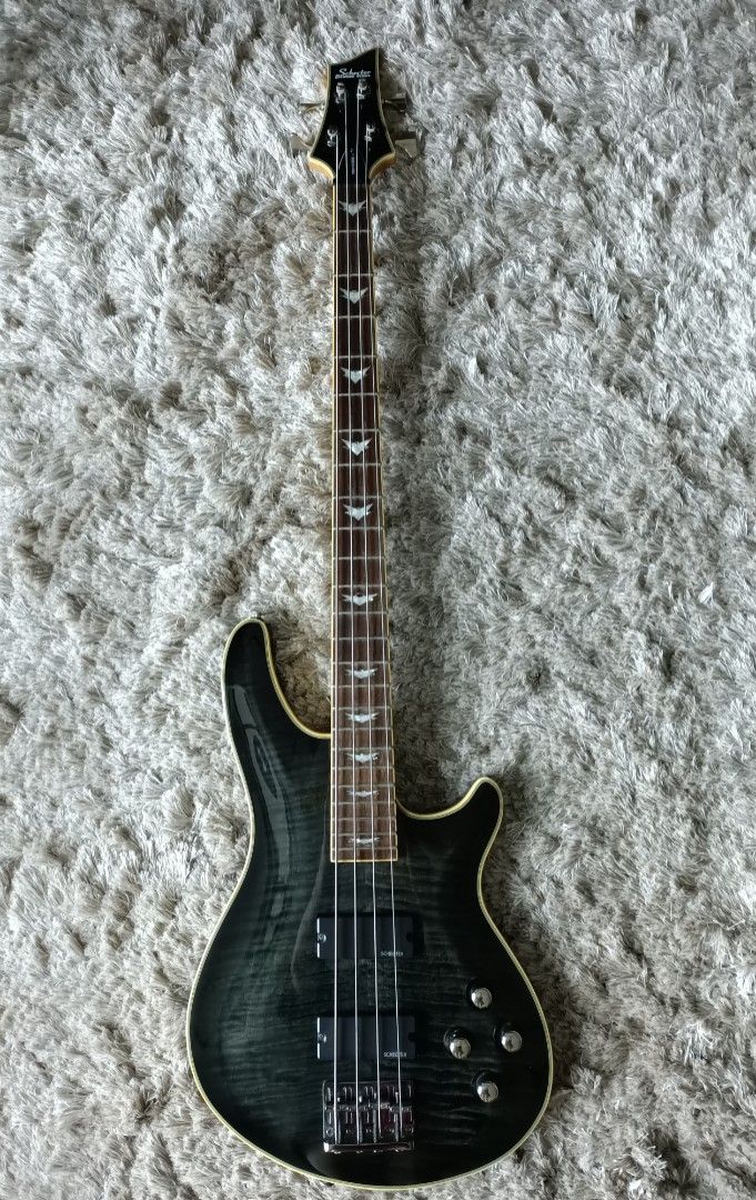 *SOLD* Schecter Omen Extreme 4 Diamond Series 4-String Active Electric Bass Guitar (FREE SHIPPING)